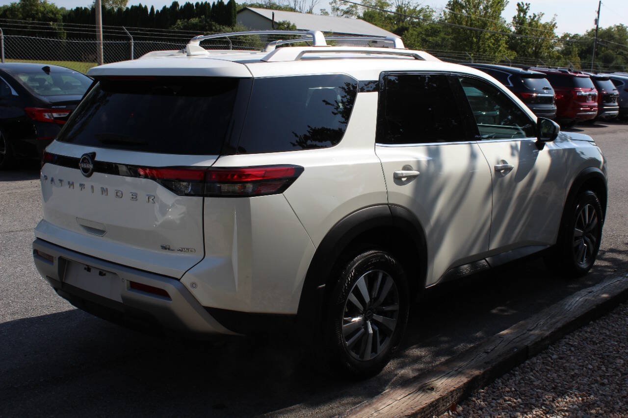 Used 2024 Nissan Pathfinder SL AWD/4WD image 6