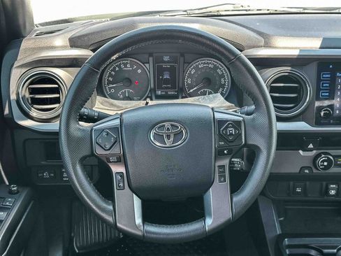 Used 2018 Toyota Tacoma TRD Off-Road RWD image 24