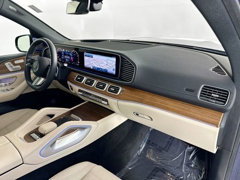Certified 2024 Mercedes-Benz GLS 450 4MATIC image 31