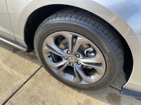 Used 2024 Honda Accord EX image 32