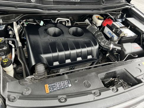 Used 2018 Ford Explorer XLT w/ Equipment Group 202A image 28