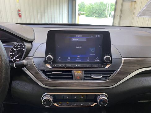 Used 2025 Nissan Altima 2.5 SV FWD image 34