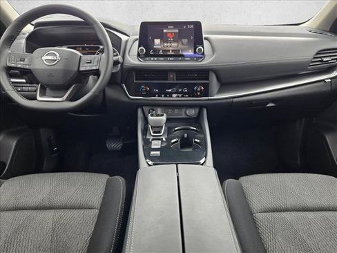 Used 2026 Nissan Rogue SV FWD image 16