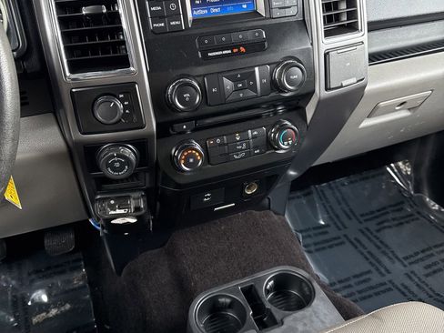 Used 2016 Ford F150 XLT w/ XTR Package image 19