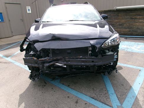 Used 2019 Subaru Crosstrek 2.0i Premium w/ Popular Package #2 AWD/4WD image 2