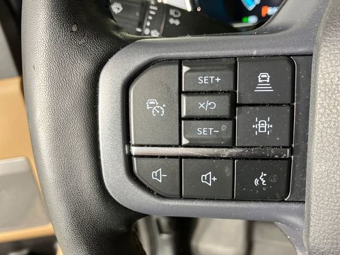 Used 2023 Ford F150 Lariat w/ Max Trailer Tow Package image 17