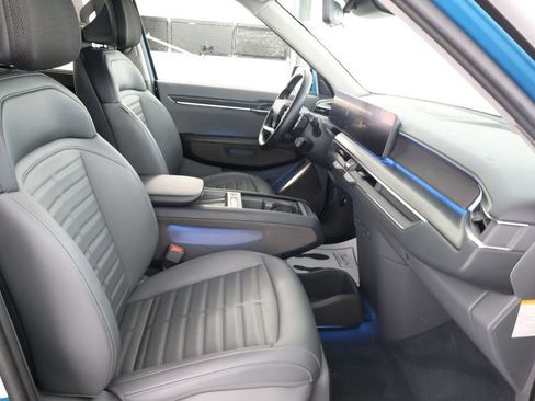 Used 2024 Kia EV9 Land image 26