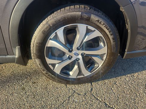 Used 2022 Subaru Outback Touring image 13