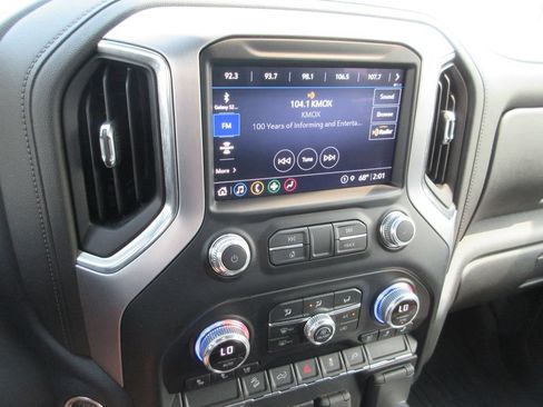 Used 2021 GMC Sierra 2500 SLT AWD/4WD image 32