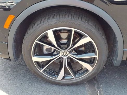 Used 2024 Volkswagen Tiguan SEL R-Line AWD/4WD image 33