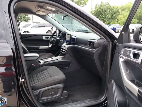 Used 2021 Ford Explorer XLT AWD/4WD image 28