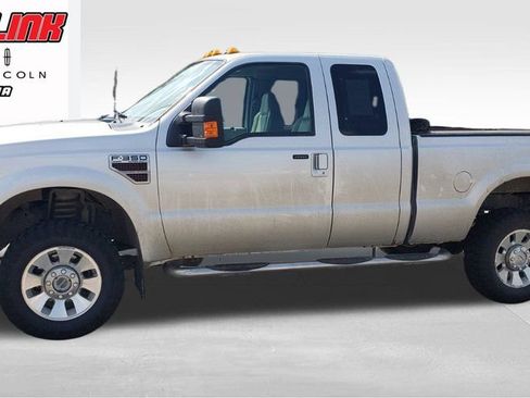 Used 2010 Ford F350 Lariat AWD/4WD image 3