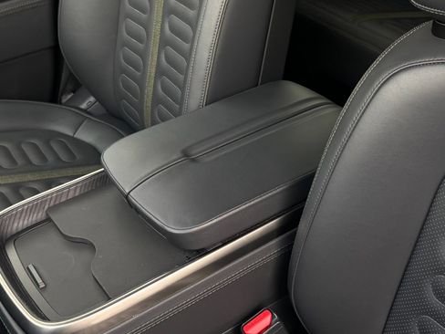 Used 2024 Rivian R1S Launch Edition image 13