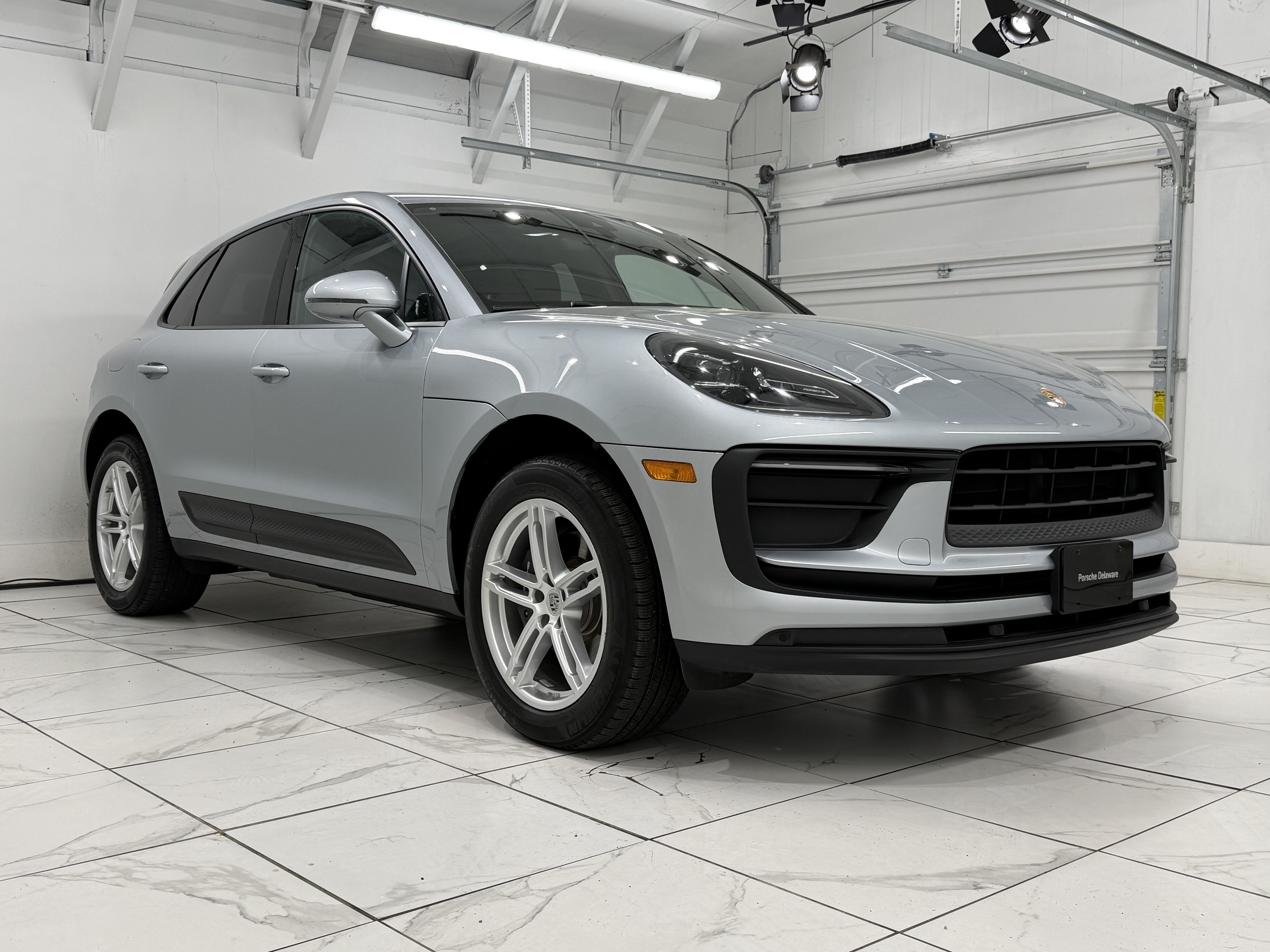 Used 2022 Porsche Macan AWD/4WD image 10