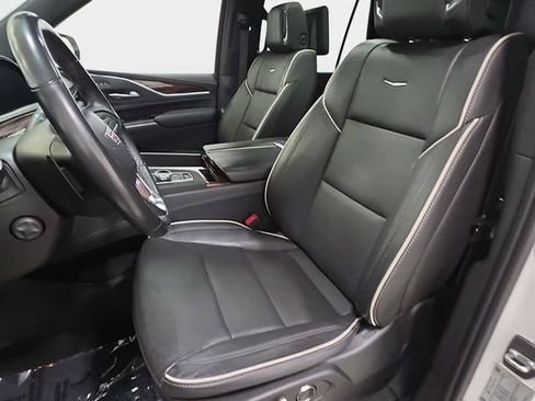 Used 2021 Cadillac Escalade Premium Luxury AWD/4WD image 11