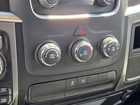 Used 2024 RAM 1500 Classic SLT AWD/4WD image 27