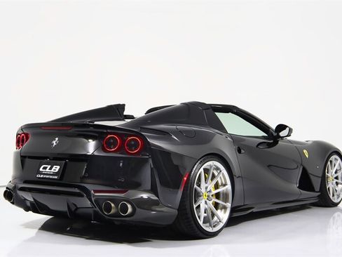 Used 2022 Ferrari 812 GTS RWD image 13
