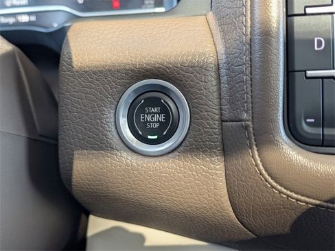 Used 2022 GMC Yukon Denali w/ Denali Premium Package image 27