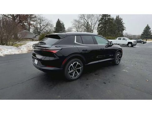 New 2026 Chevrolet Equinox EV LT w/ LPO, All-Weather Mat Package AWD/4WD image 8
