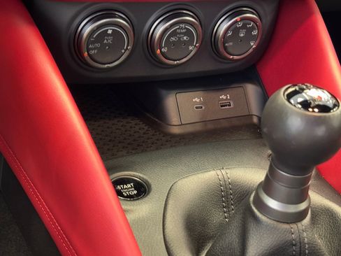 Certified 2024 Nissan Z Performance w/ Floor Mat Package image 22