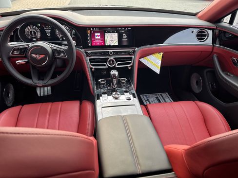 New 2025 Bentley Flying Spur Plug-In Hybrid image 4