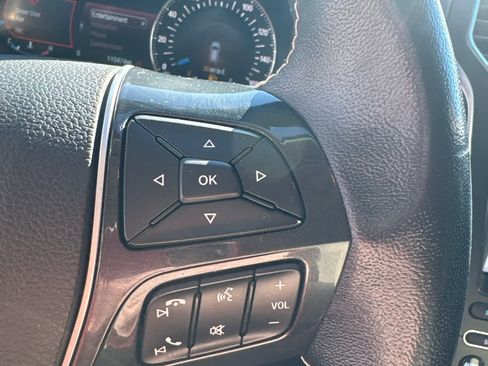 Used 2017 Ford Explorer Platinum image 19