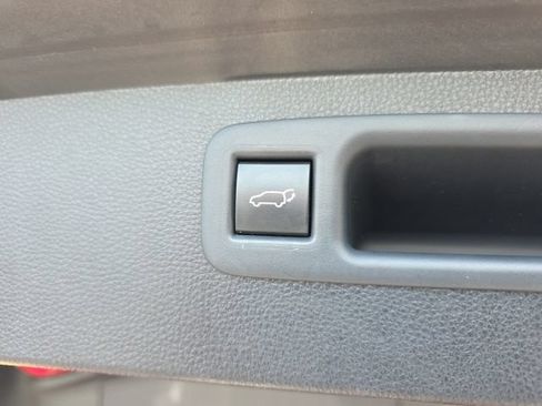 Used 2021 Toyota Highlander Platinum FWD image 28
