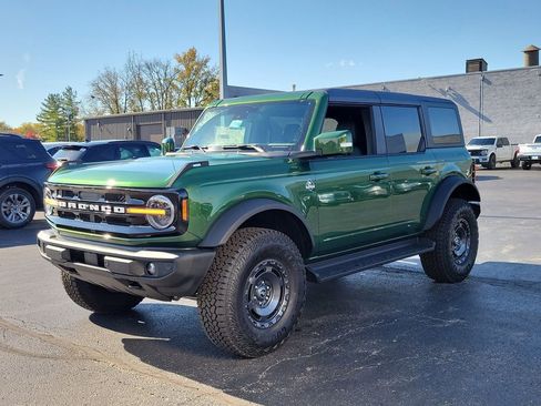 New 2025 Ford Bronco Outer Banks w/ Sasquatch Package image 8