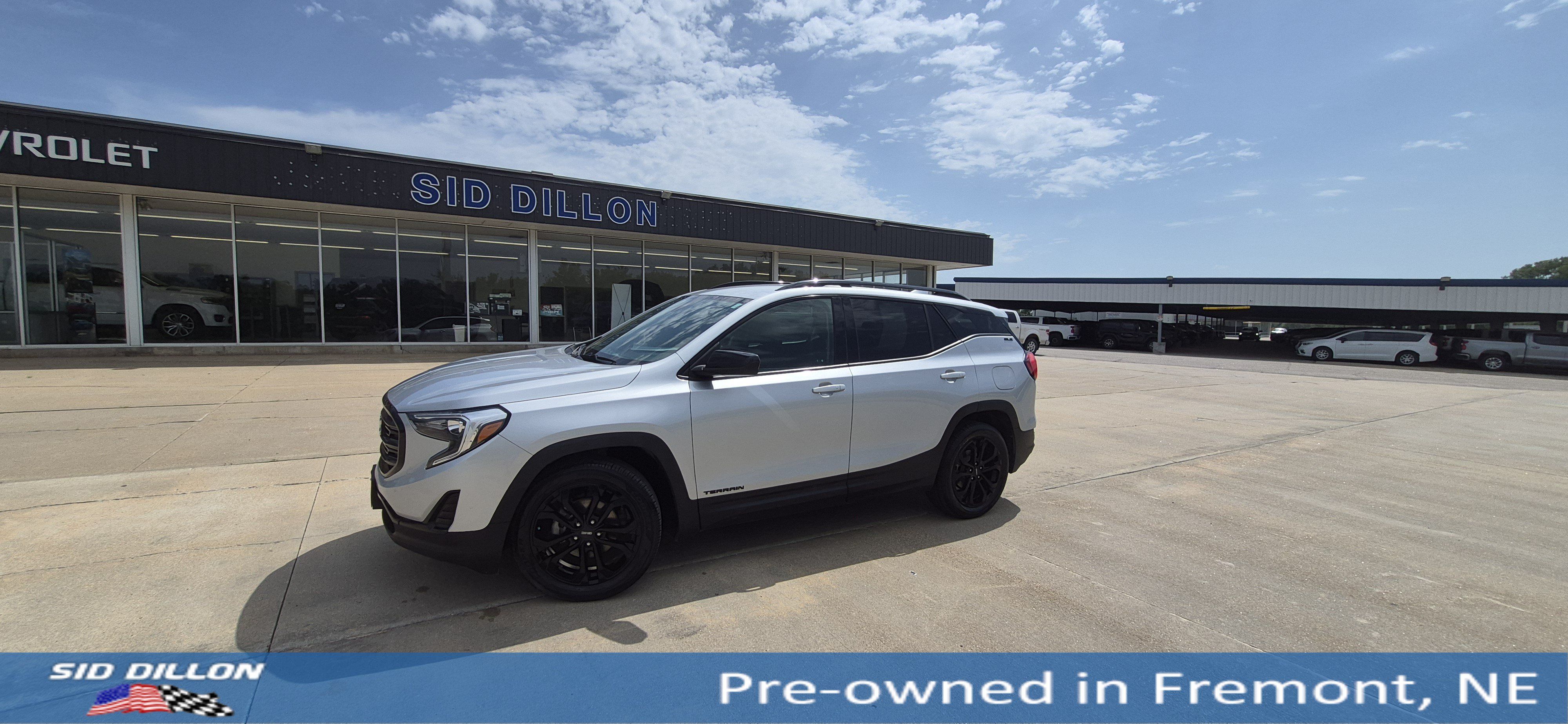 Used 2020 GMC Terrain SLE w/ Driver Convenience Package AWD/4WD image 1