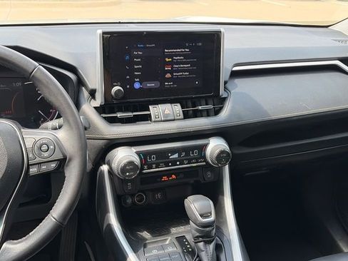 Used 2023 Toyota RAV4 XLE Premium image 14