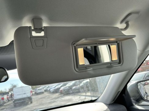 Used 2025 Ford Explorer Active image 28