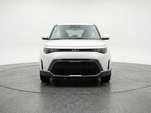 Used 2025 Kia Soul LX w/ LX Technology Package FWD image 2