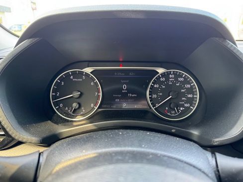 Used 2024 Nissan Sentra SR w/ SR Premium Package FWD image 16