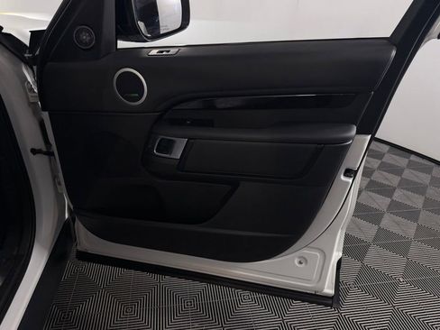 Used 2024 Land Rover Discovery S AWD/4WD image 32