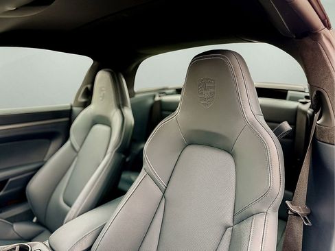 Used 2024 Porsche 911 Targa 4 w/ Premium Package image 18