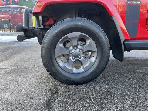 Certified 2017 Jeep Wrangler Unlimited Sport image 9