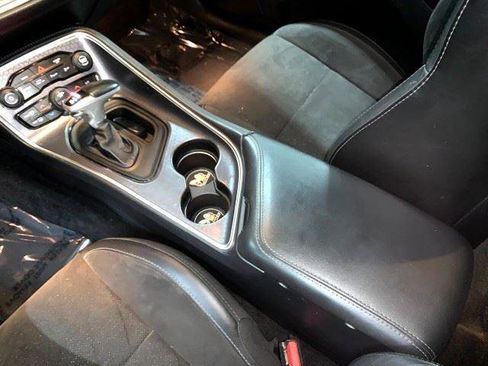 Used 2018 Dodge Challenger R/T Scat Pack w/ Leather Interior Group RWD image 35