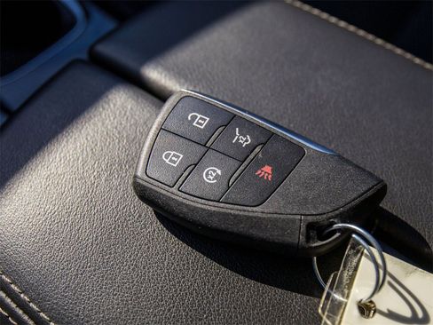 Used 2023 Buick Envision Essence w/ Sport Touring Package image 33