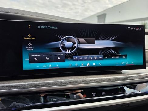 Used 2023 BMW i7 xDrive60 AWD/4WD image 70