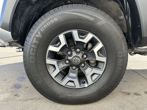 Certified 2023 Toyota Tacoma TRD Off-Road image 12