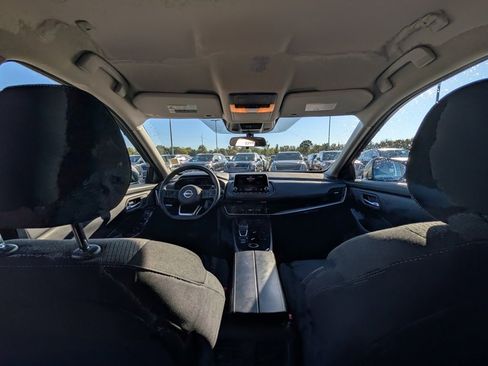 Used 2024 Nissan Rogue SV image 23