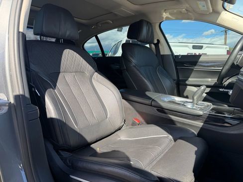 Used 2016 BMW 750i image 17