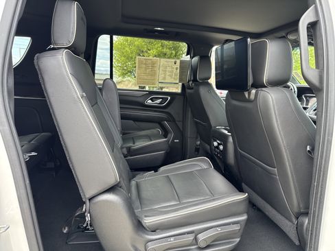Used 2021 GMC Yukon XL SLT w/ SLT Luxury Plus Package image 23