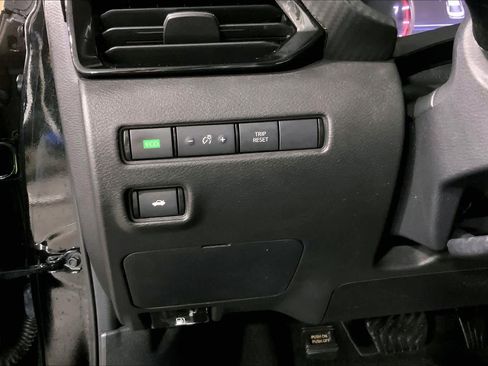 Used 2021 Nissan Sentra SV FWD image 35