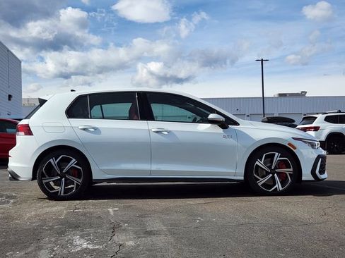 New 2026 Volkswagen Golf SE FWD image 7