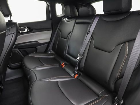 Used 2024 Jeep Compass Limited image 23