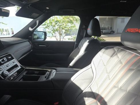 Used 2025 Nissan Armada PRO-4X AWD/4WD image 13