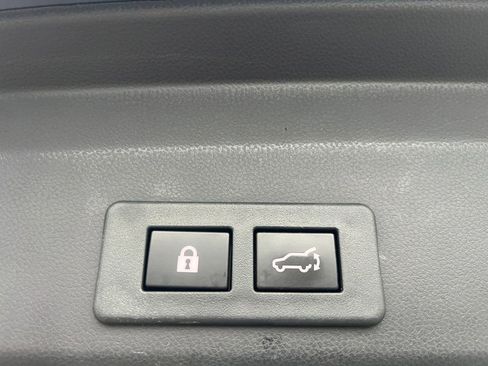 Used 2023 Subaru Ascent Limited image 7