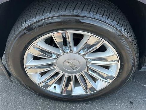 Used 2020 Cadillac Escalade Platinum RWD image 11