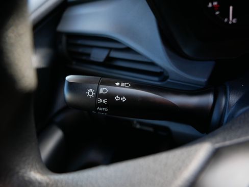 Certified 2025 Subaru Crosstrek 2.0i image 33